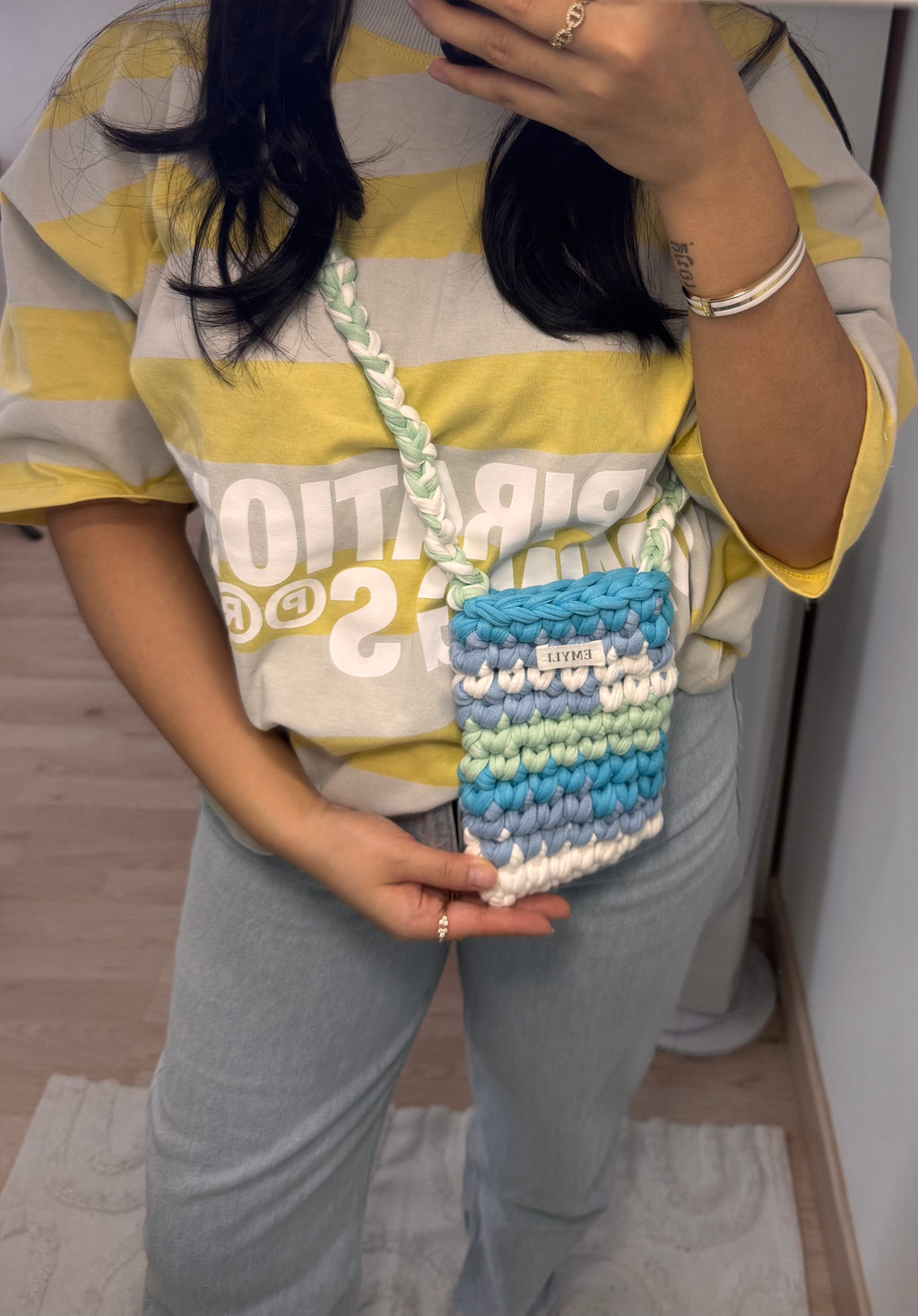 Ava